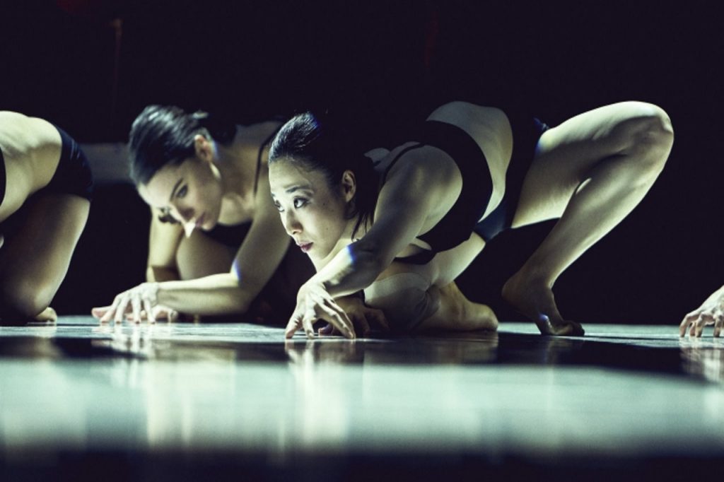 Teatr Pieśń Kozła zabrał publiczność w niezwykłą podróż - FEMNEWS.pl teatr piesn