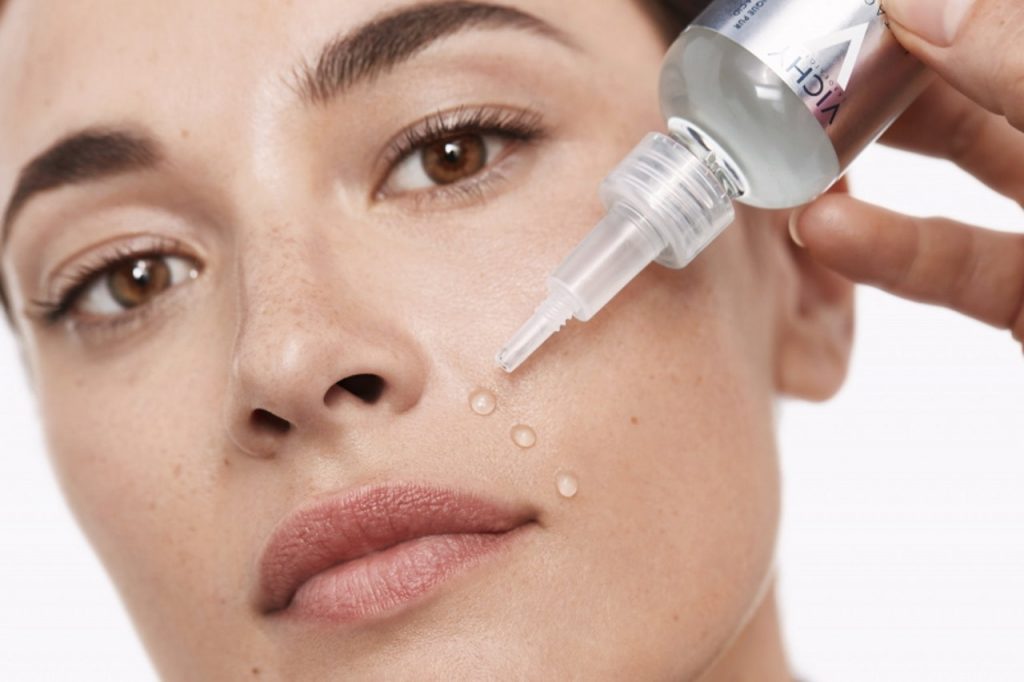 Poznaj innowacyjne serum, które uzupełnia 100% dziennej utraty kwasu hialuronowe - FEMNEWS.pl serum pielegnacyjne