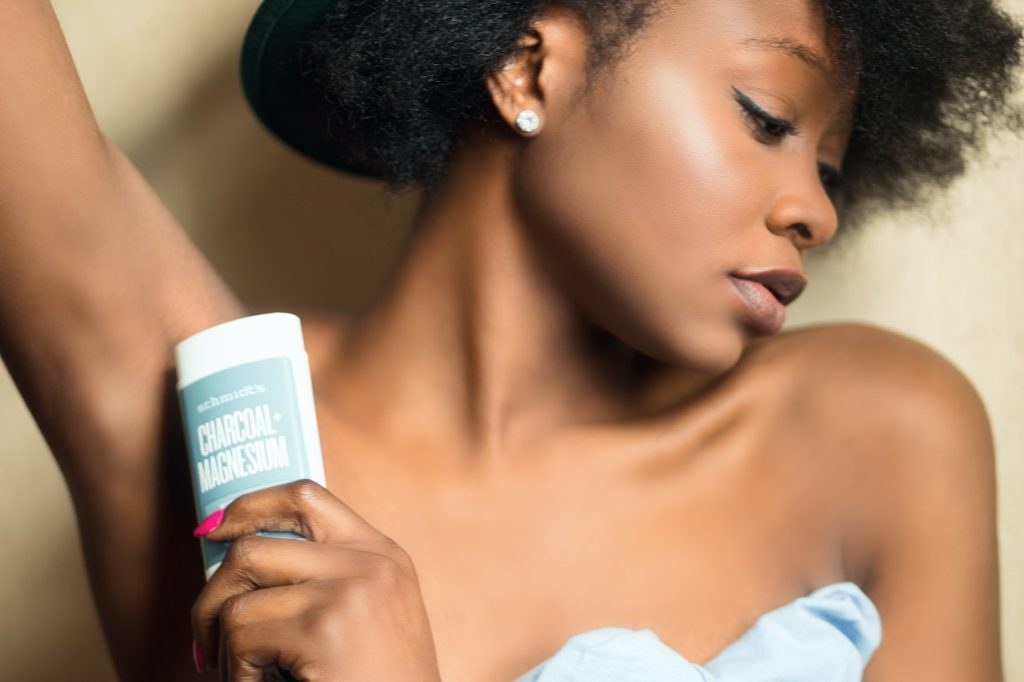 Dezodorant i antyperspirant - 5 zaskakujących różnic - FEMNEWS.pl antyperspirant