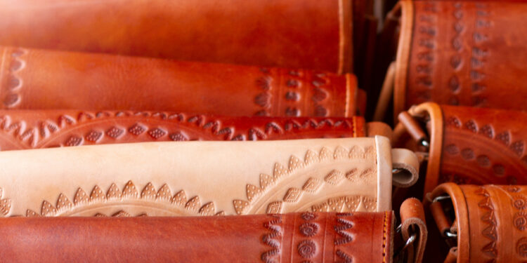 Czym się wyróżnia dobry sklep z galanterią skórzaną damską i męską? - FEMNEWS.pl galanteria skorzana