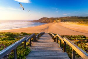 Algarve – 300 dni słońca i tanie loty z Polski. Nic dziwnego, że AI je wskazała