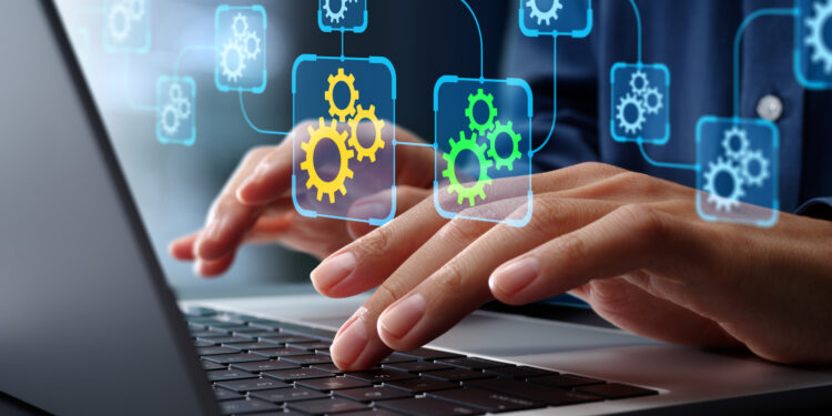 Czy sztuczna inteligencja zastąpi systemy obiegu dokumentów? Firmy mają z tym większy problem, niż się wydaje