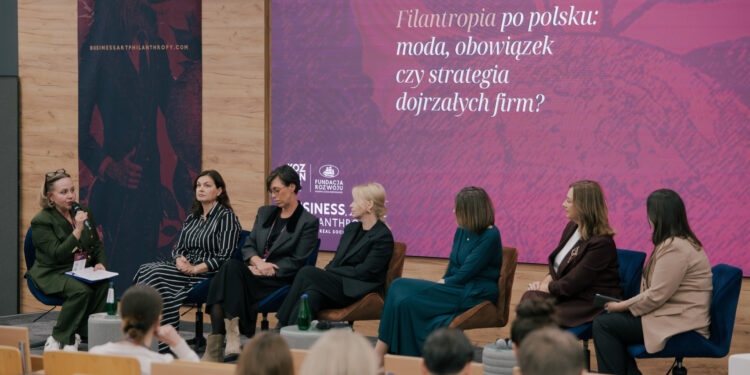 Filantropia edukacyjna wkracza do Polski - Dołącz do kampanii „Ktoś Ci kiedyś podziękuje” - FEMNEWS.pl filantropia-edukacyjna-wkracza-do-polski-dolacz-do-kampanii-ktos-ci-kiedys-podziekuje