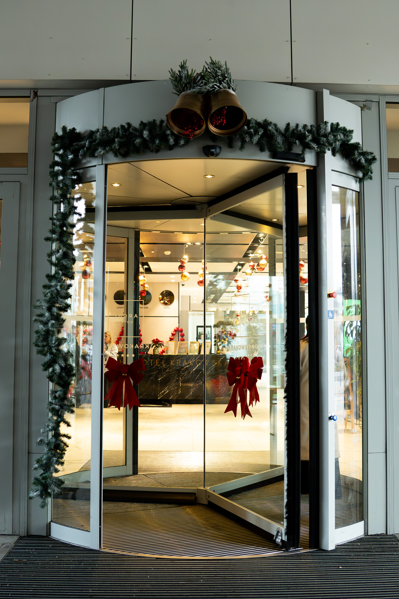 swieta-i-sylwester-poza-domem-jak-zmieniaja-sie-zwyczaje-polakow