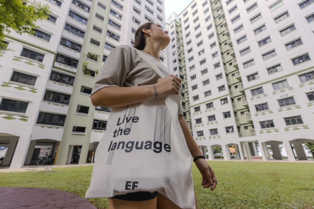 Angielski w Polsce. Raport EF pokazuje, kto radzi sobie najlepiej, a kto wciąż nadrabia