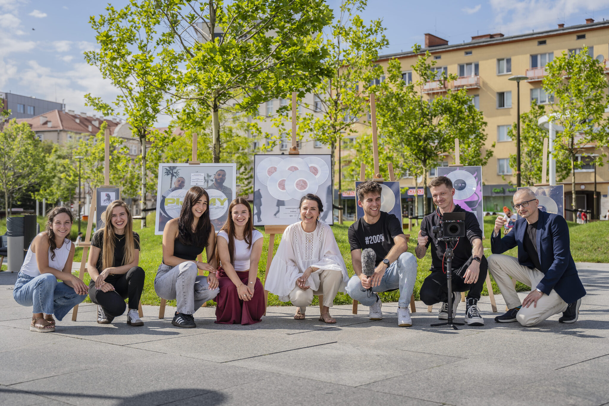 Smartfon w dłoni i… pogłębiające się kryzysy. Co dorośli przestali zauważać u dzieci?