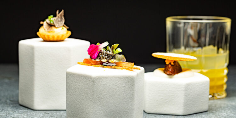 NAMIĘTNOŚĆ NA TALERZU: KULINARNA FILOZOFIA UWODZENIA WEDŁUG GWIAZDKOWEGO SZEFA KUCHNI - FEMNEWS.pl NAMIĘTNOŚĆ NA TALERZU: KULINARNA FILOZOFIA UWODZENIA WEDŁUG GWIAZDKOWEGO SZEFA KUCHNI