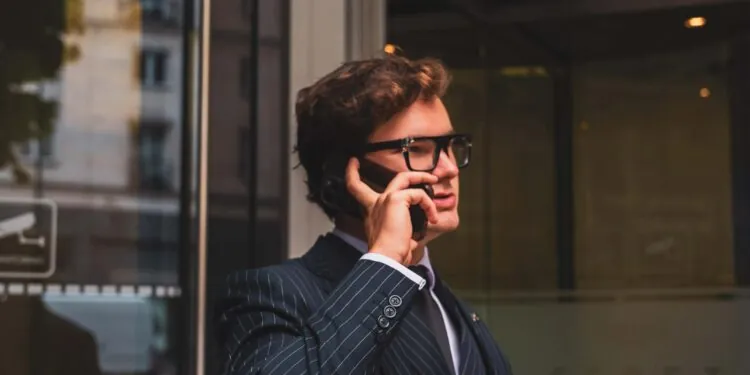 19 lat i miliard wyświetleń. Julian Heller zbudował firmę szybciej niż większość zaczyna studia