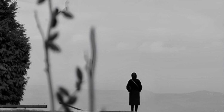 samotnosc-w-tlumie-dlaczego-studenci-czuja-sie-coraz-bardziej-samotni-i-jak-temu-zapobiec