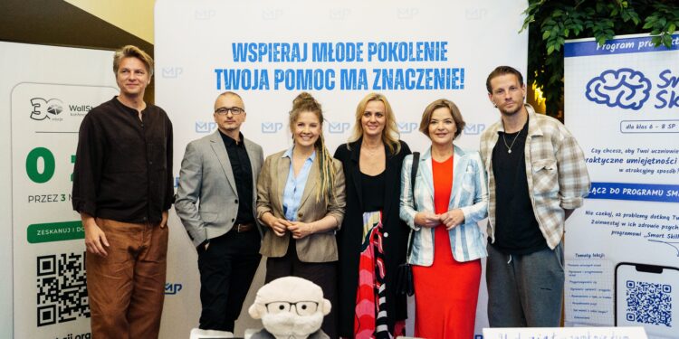 sztuka-niesie-pomoc-artysci-dla-mlodego-pokolenia-na-jubileuszowej-konferencji-wallstreet-30-w-karpaczu