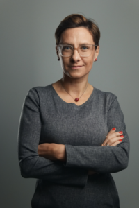 Cyfrowa dojrzałość zamiast technologicznej fascynacji. Dlaczego sama obsługa AI to za mało, by utrzymać się na rynku pracy?