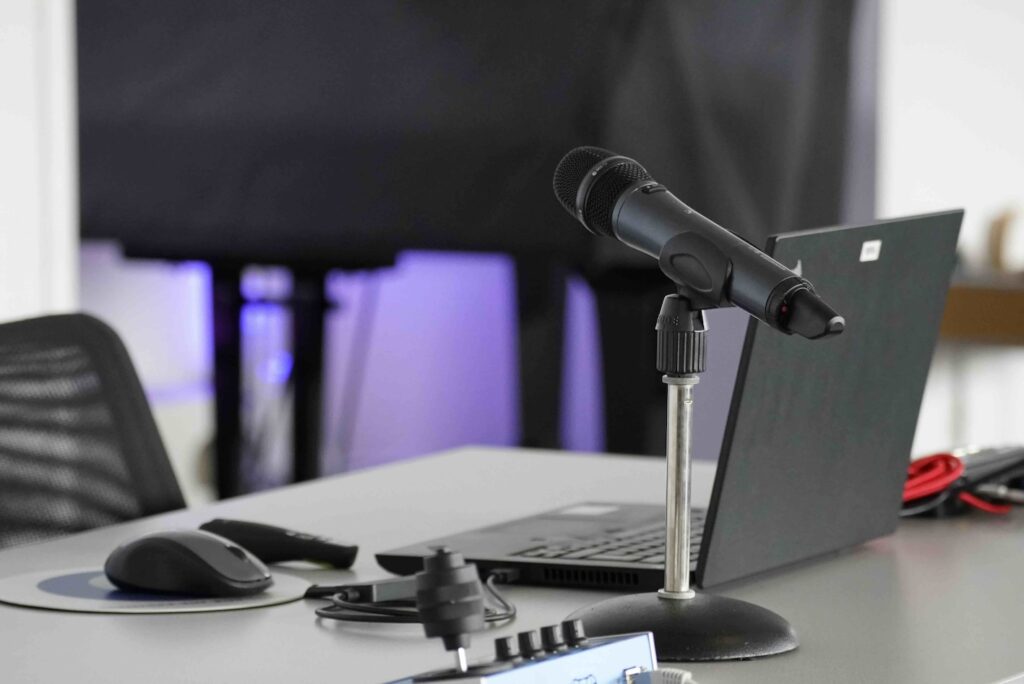 Podcast zamiast szkolenia Przedsiębiorcy coraz częściej uczą się, słuchając historii innych ludzi - FEMNEWS.pl podcast-zamiast-szkolenia-przedsiebiorcy-coraz-czesciej-ucza-sie-sluchajac-historii-innych-ludzi